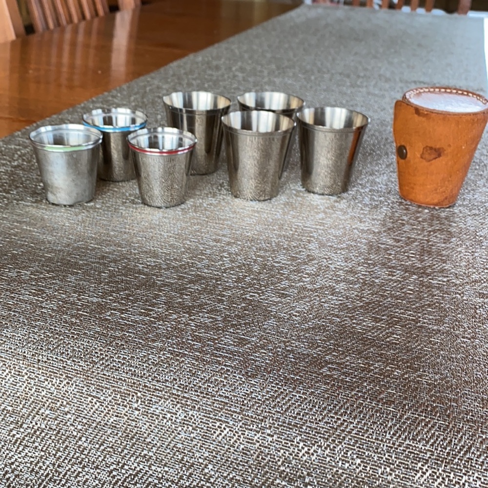 Vintage Metal Shot Glasses in Leather Rupp Case - Picture 3 of 12